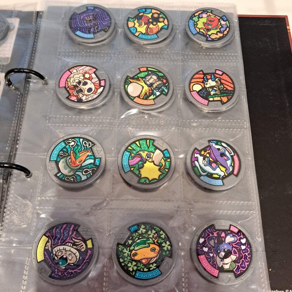 Yo-Kai watch with medallions and collectors album - Picture 10 of 12